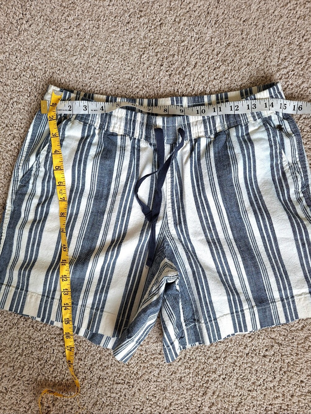 LL Bean Women's Favorite Fit Lakewash Dock Pull On Shorts Blue White Stripes 6 - Picture 4 of 7